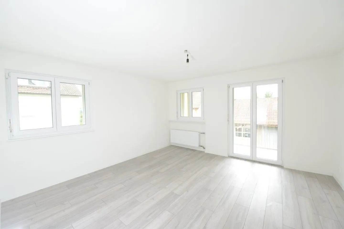 Dreamlike newly renovated apartments with garden seating area - Photo 7 of 8