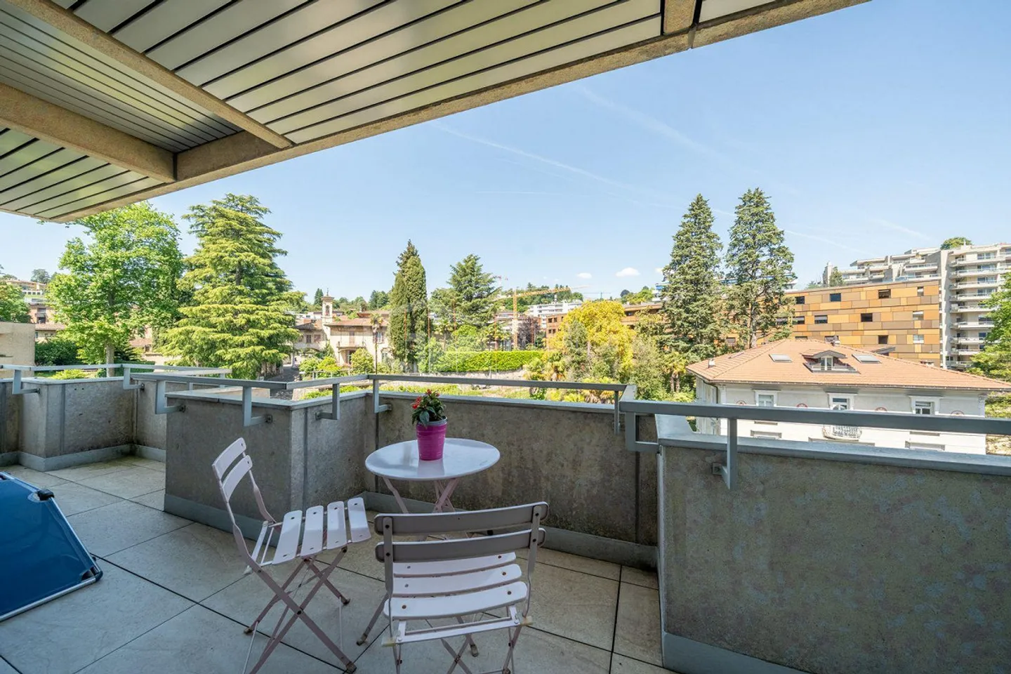 PENTHOUSE ÉLÉGANT AU 12E ÉTAGE AU COEUR DE LUGANO - Photo 13 sur 13