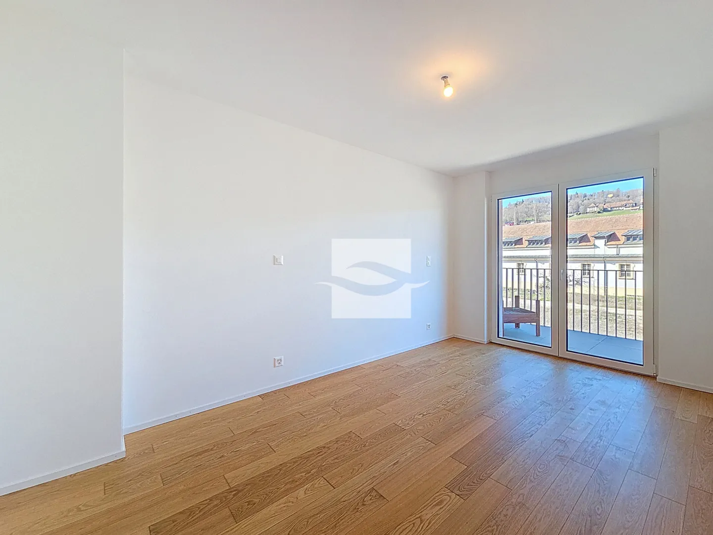 Bright 4.5 Room Apartment - Photo 8 of 11