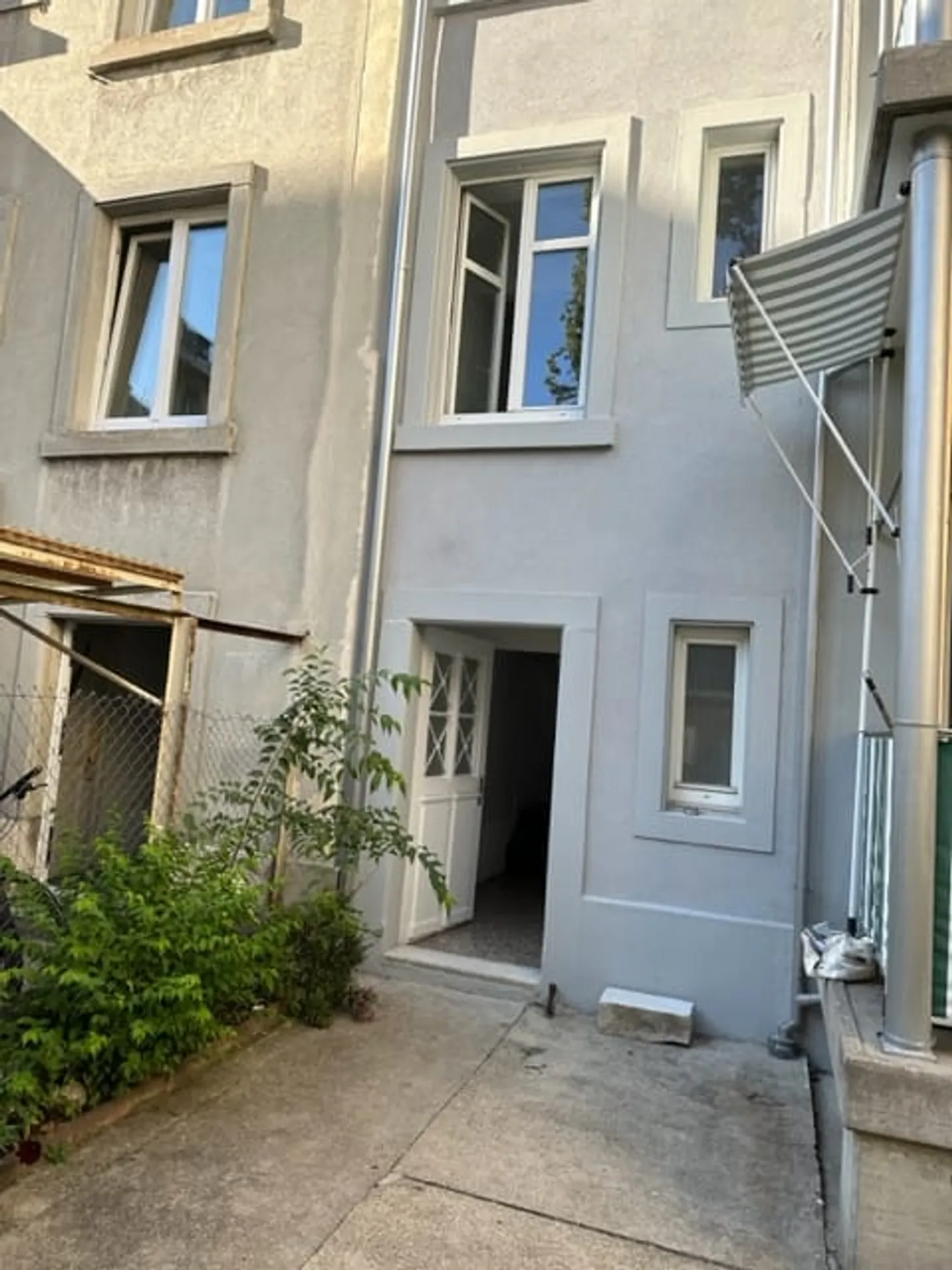 Elegante casa plurifamiliare a Basilea - Foto 2 di 12