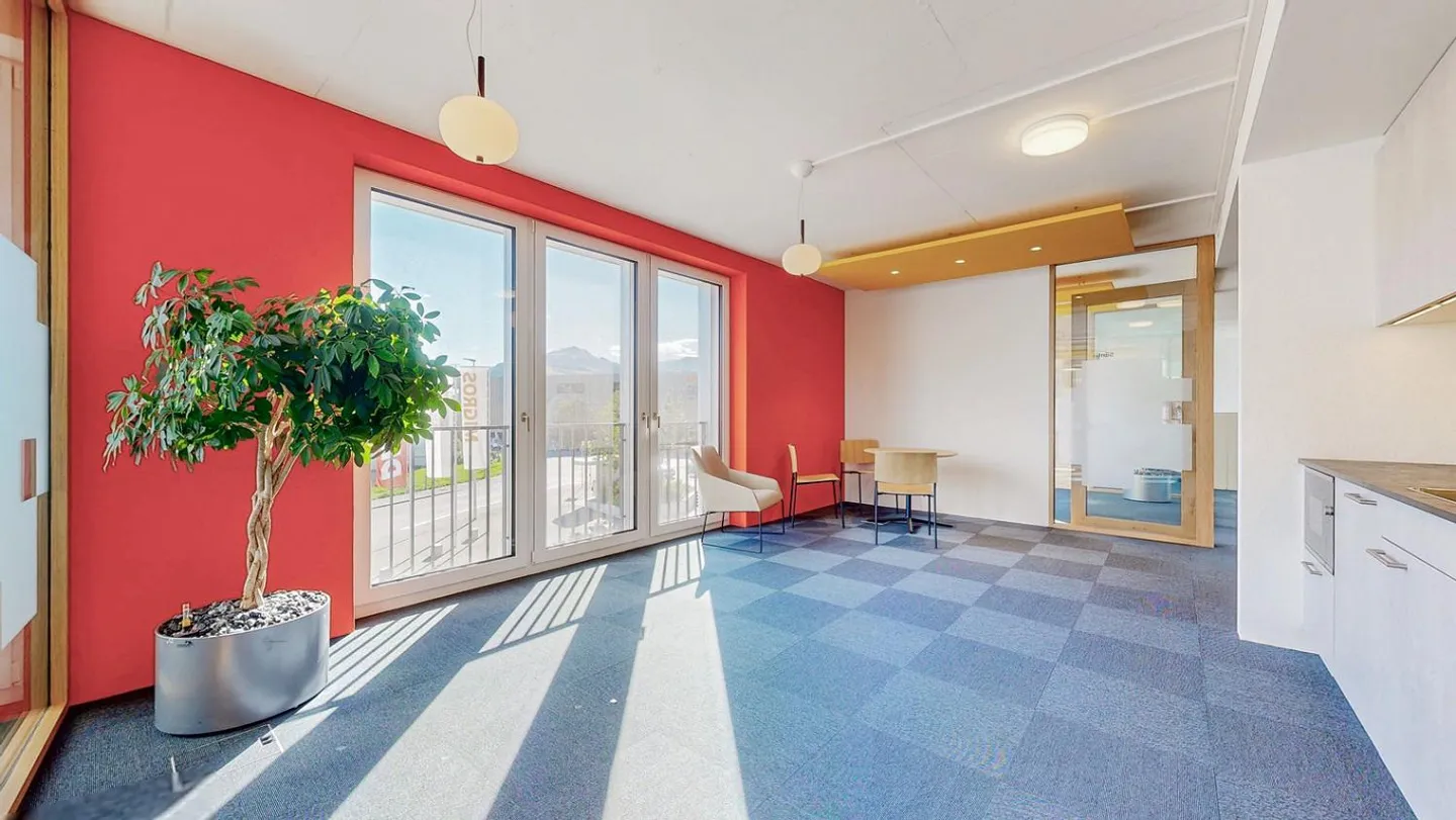 Modern office space in the center of Appenzell for sublease - Photo 2 of 9
