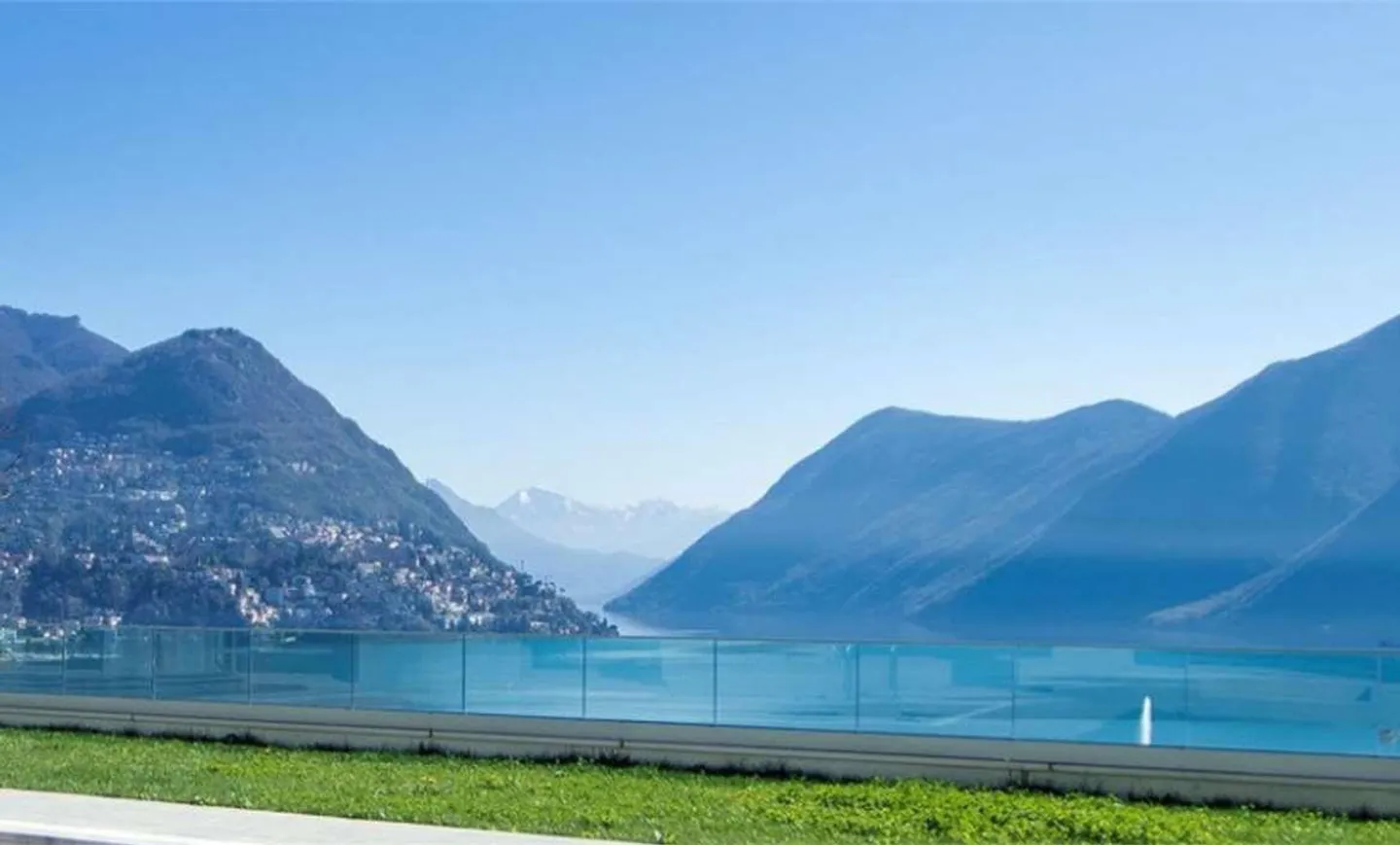 Window on the Algo - Photo 1 of 7