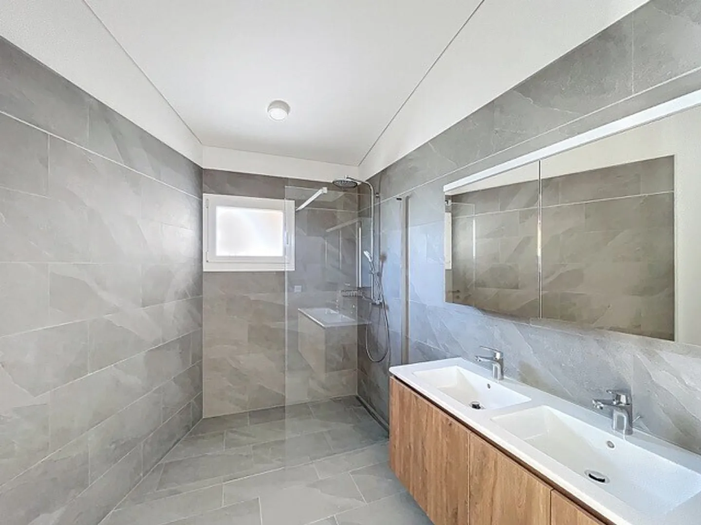 ZUM VERKAUF: HAUS MIT ZWEI WOHNUNGEN - Foto 11 von 14