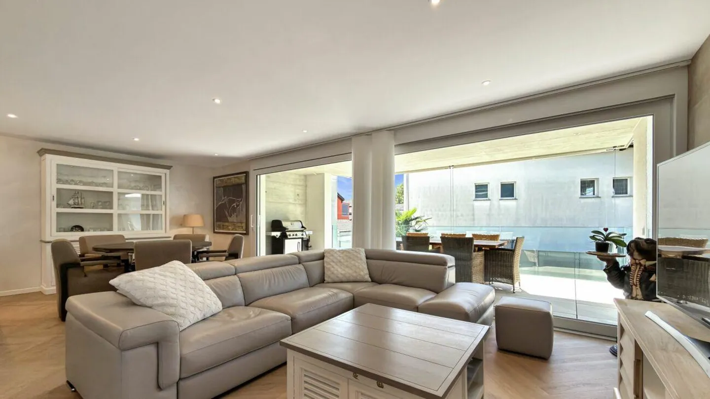Losone - Exklusive Wohnung mit privatem Garten - Foto 4 von 18