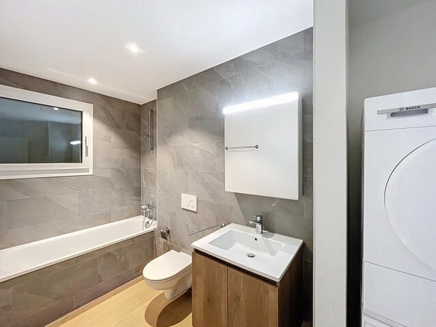 ZUM VERKAUF: HAUS MIT ZWEI WOHNUNGEN - Foto 14 von 14