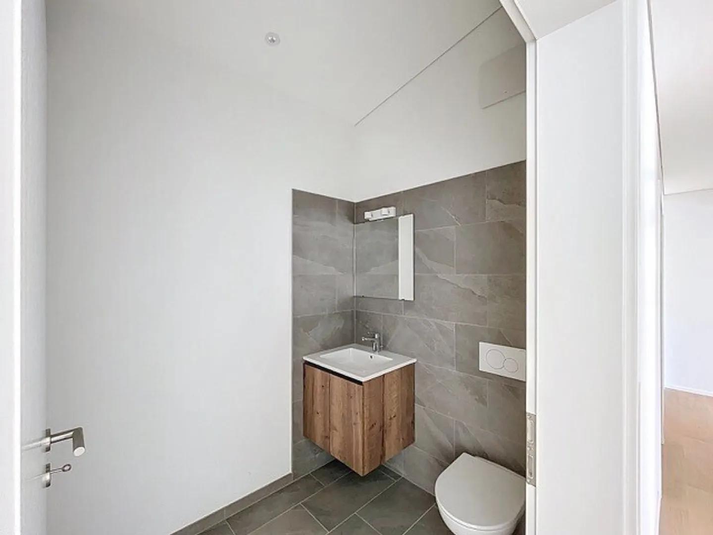 ZUM VERKAUF: HAUS MIT ZWEI WOHNUNGEN - Foto 4 von 14