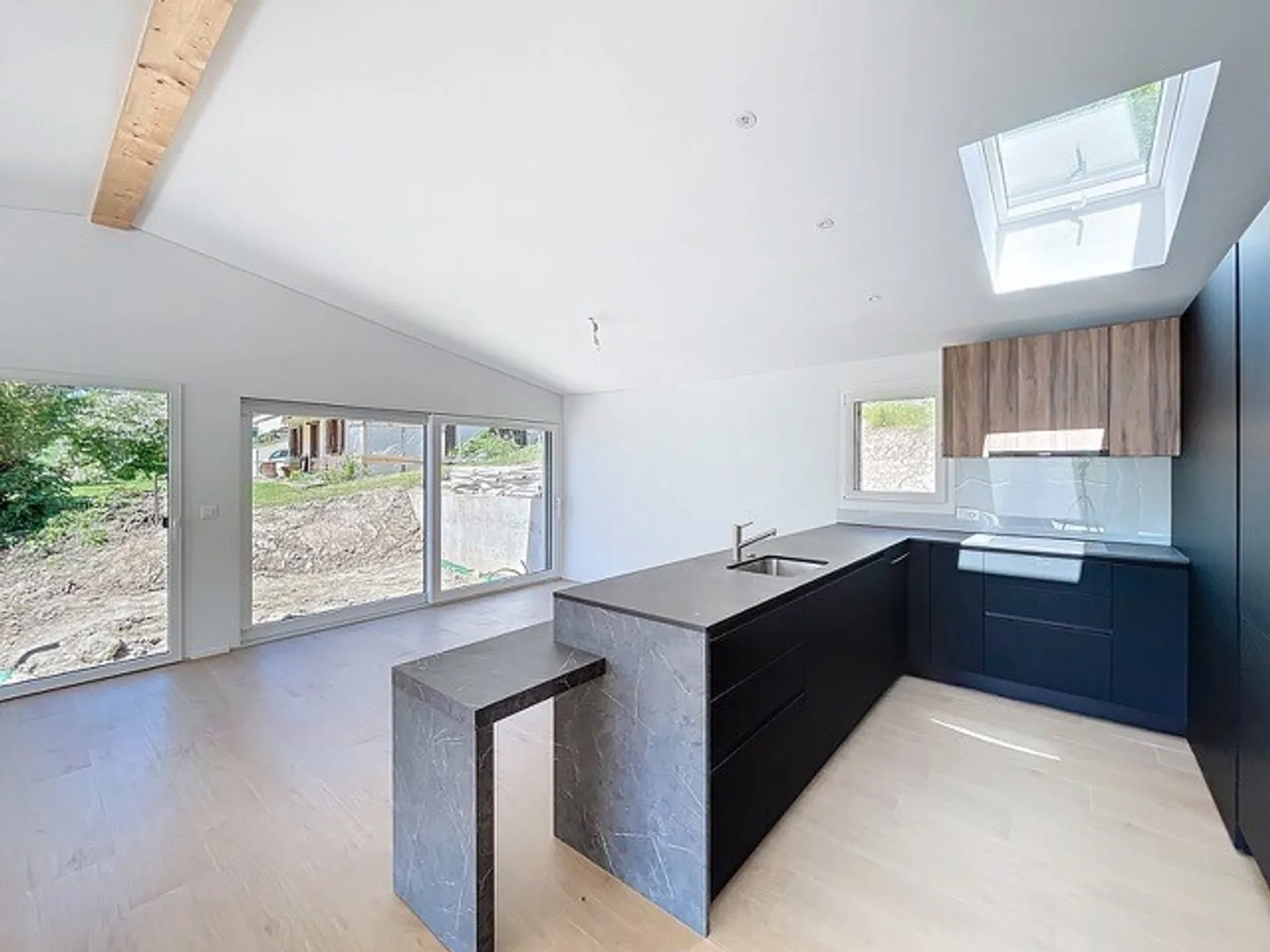 ZUM VERKAUF: HAUS MIT ZWEI WOHNUNGEN - Foto 8 von 14