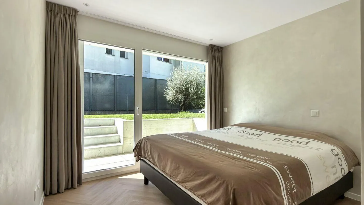 Losone - Exklusive Wohnung mit privatem Garten - Foto 11 von 18
