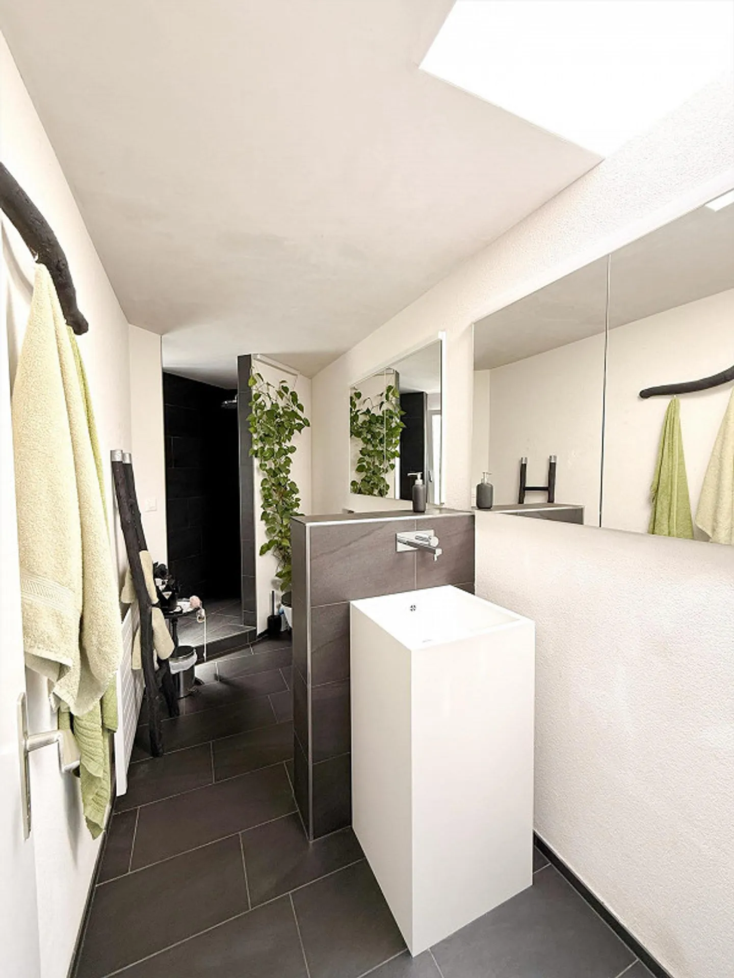 Maison individuelle de 5,5 pièces au design architectural unique avec garage - Photo 7 sur 10