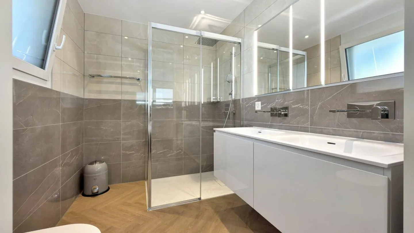 Losone - Exklusive Wohnung mit privatem Garten - Foto 14 von 18