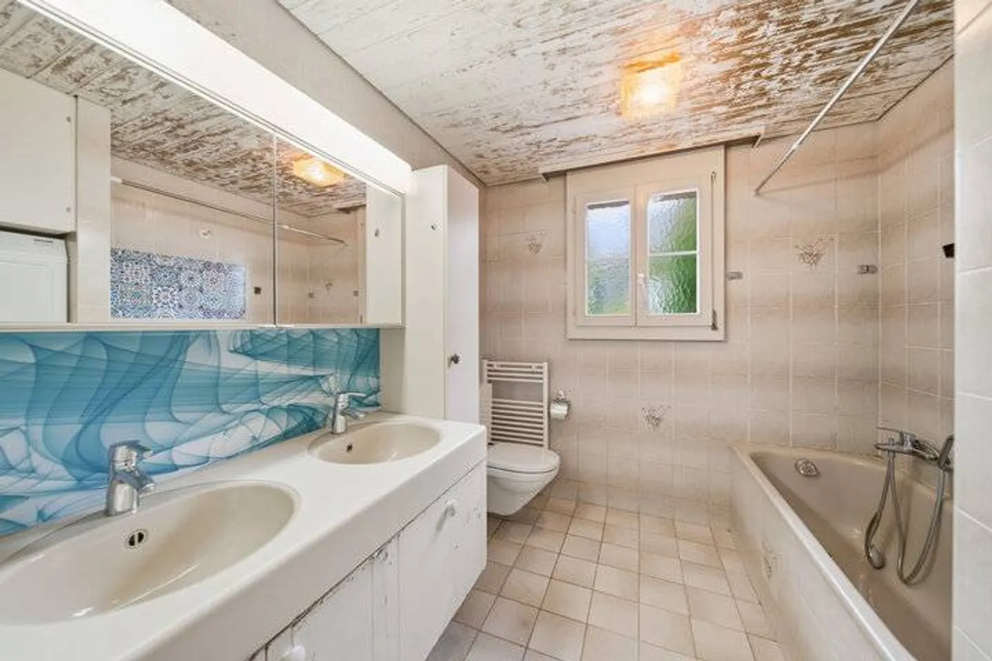 Spacious Family Home in Thun - Photo 4 of 7