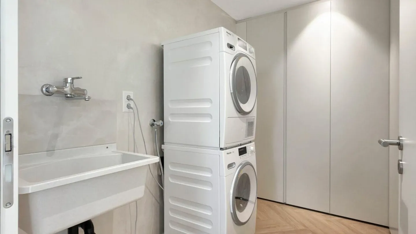 Losone - Exklusive Wohnung mit privatem Garten - Foto 15 von 18