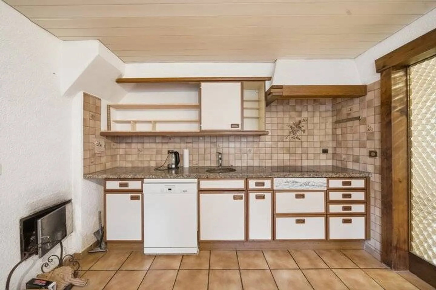 Spacious Family Home in Thun - Photo 3 of 7