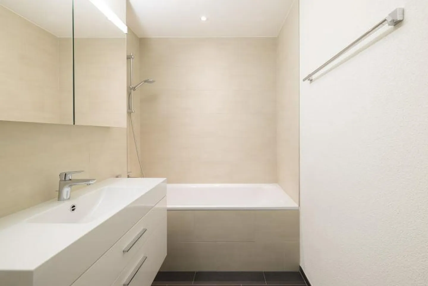 Appartamento 3.5 stanze elegante - Foto 3 di 6