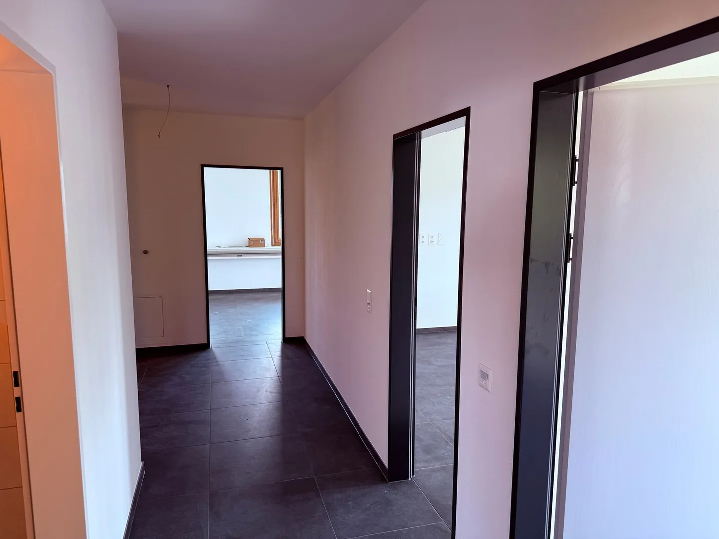 Modernes Büro (17m2) in Rafz zu vermieten, Raum Nr. 1.2 - Foto 1 von 4