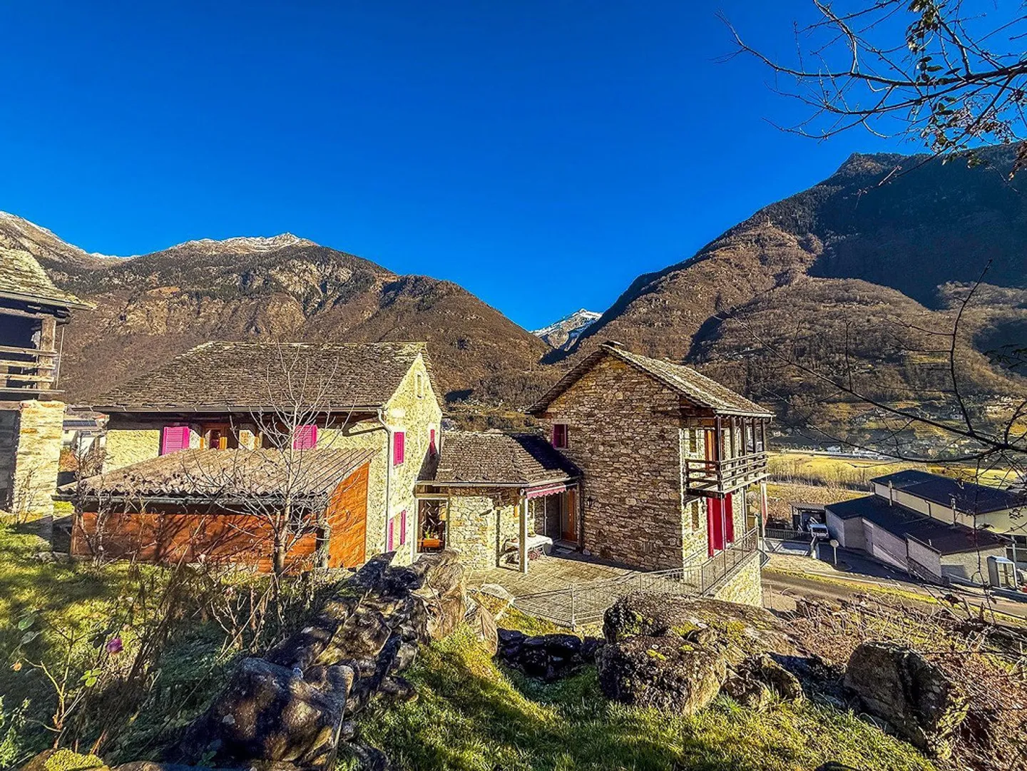 Maison en pierre typique du Tessin entièrement rénovée - Photo 1 sur 30