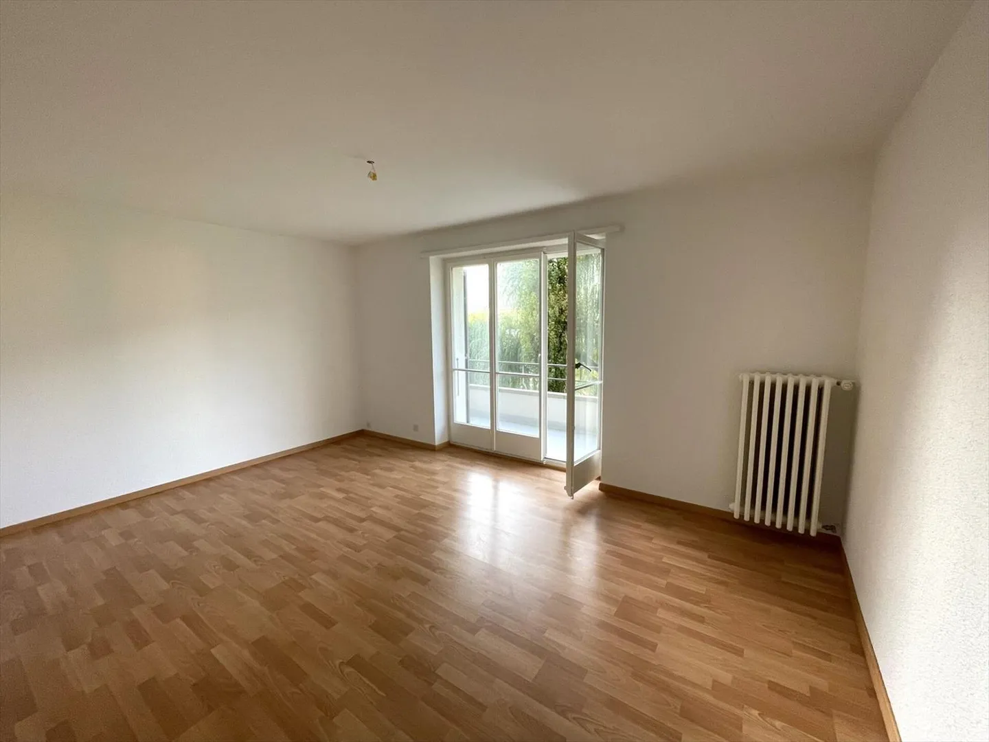 Apartment for rent - Photo 3 of 11