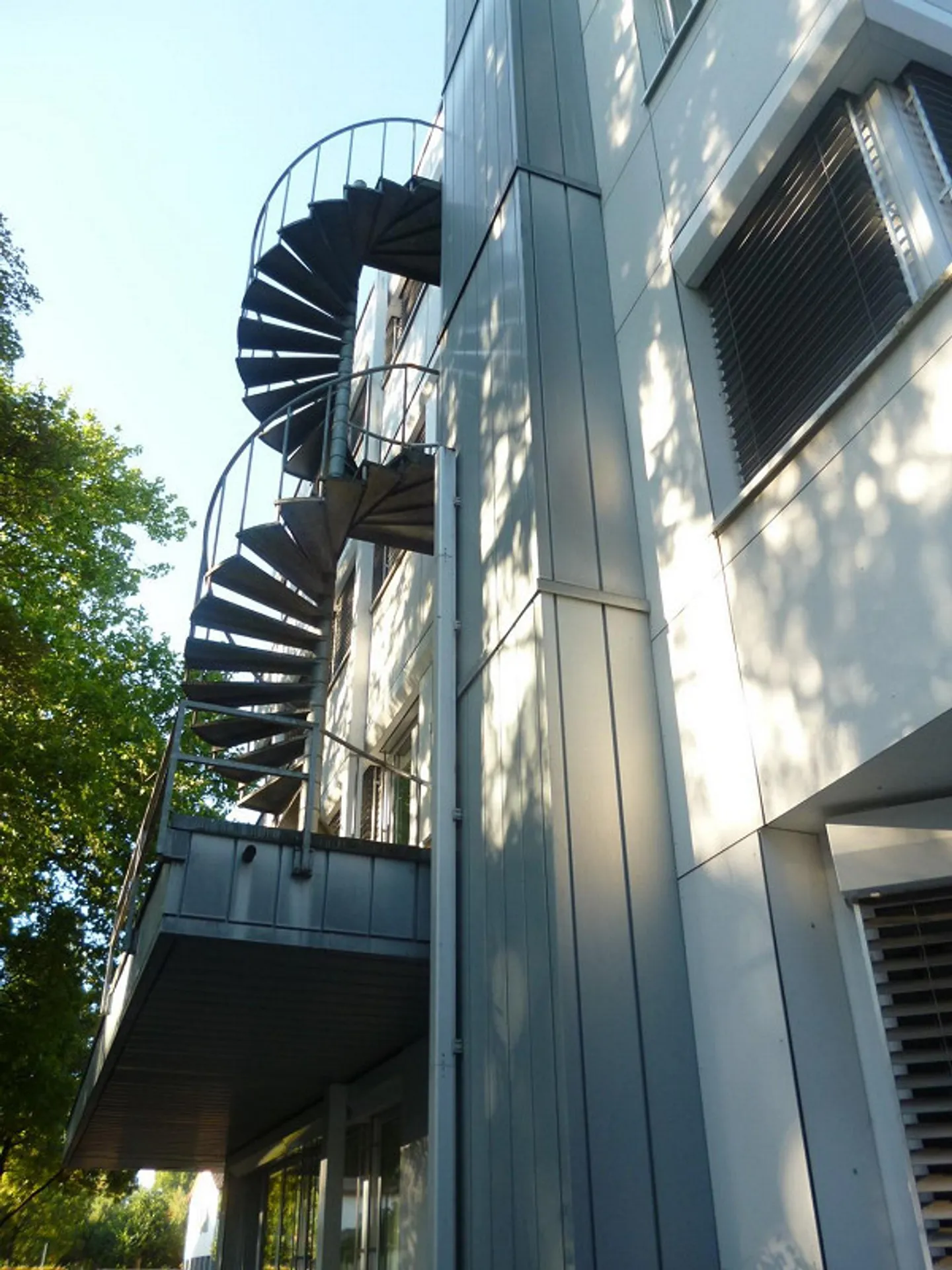 I tuoi nuovi spazi con elettricità PV e opzioni di design - Foto 5 di 6