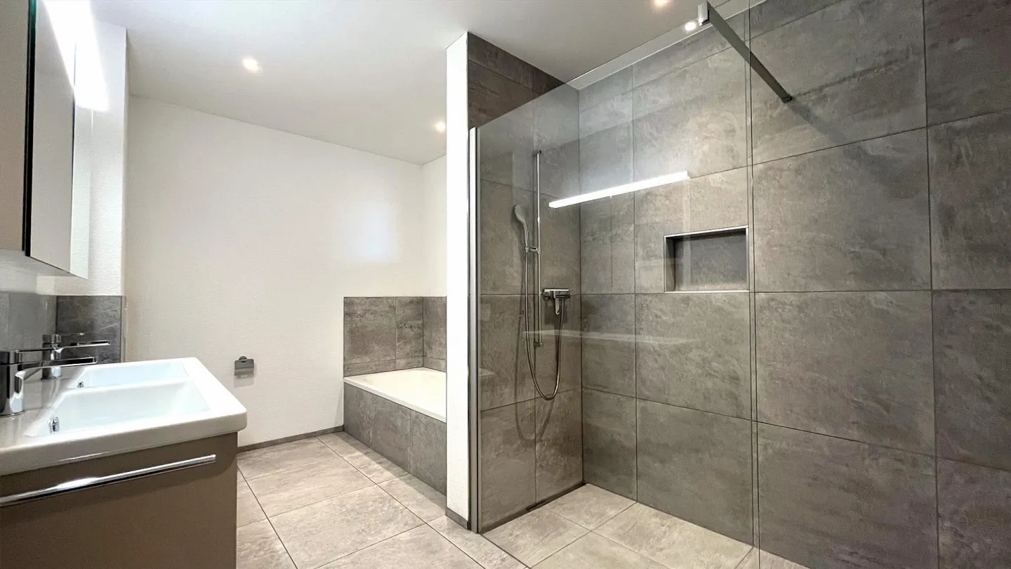 4.5-Zimmer-Maisonette-Wohnung mit Eigentumsstandard - Foto 5 von 15