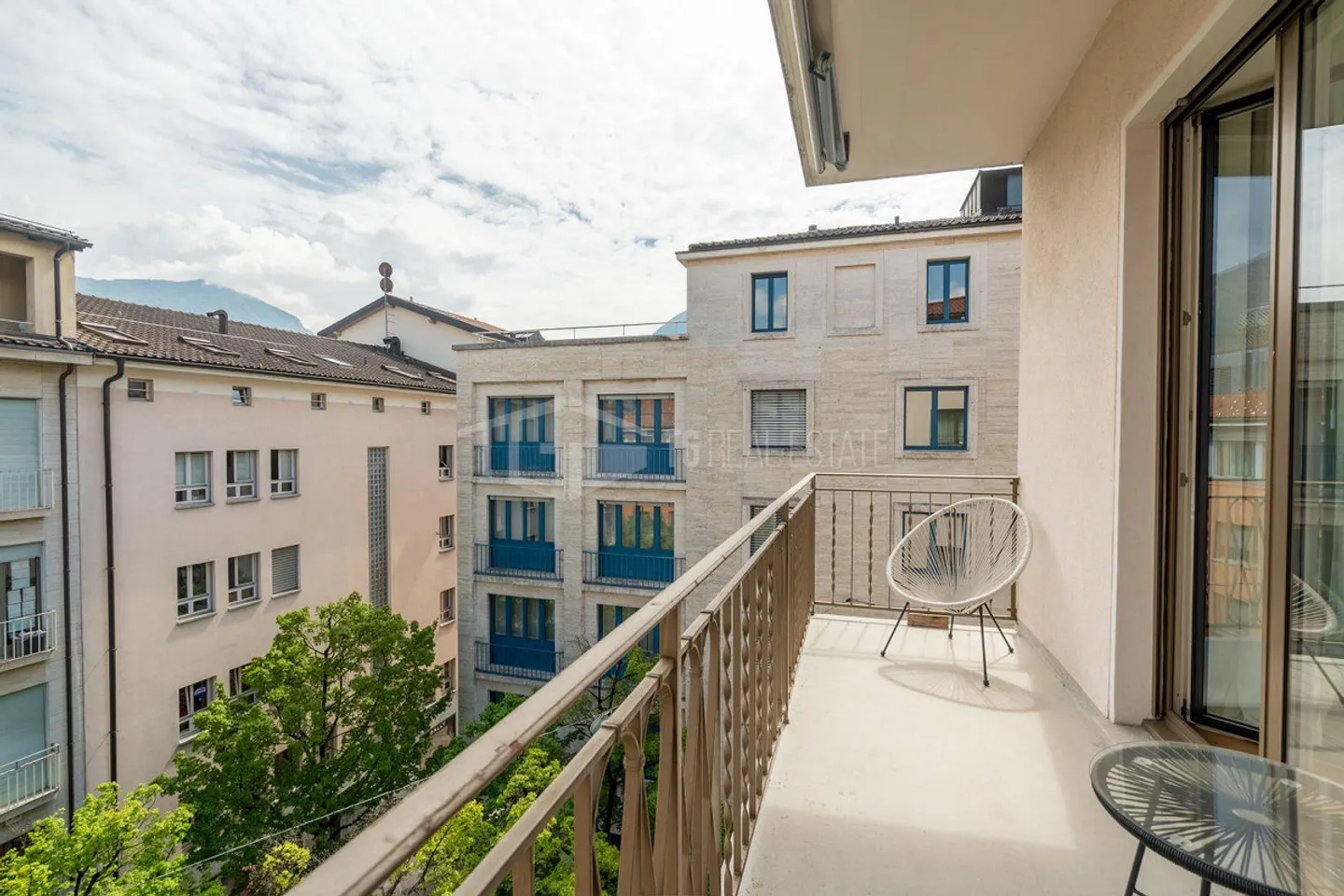 ÉLÉGANT APPARTEMENT MEUBLÉ DE 3,5 PIÈCES AU CENTRE DE LUGANO - Photo 5 sur 11