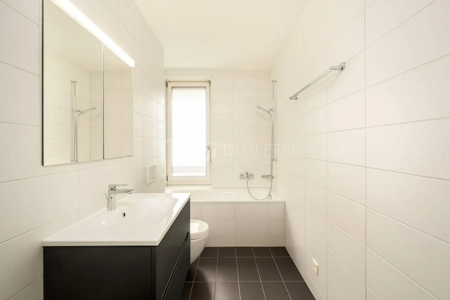 ÉLÉGANT APPARTEMENT MEUBLÉ DE 3,5 PIÈCES AU CENTRE DE LUGANO - Photo 10 sur 11