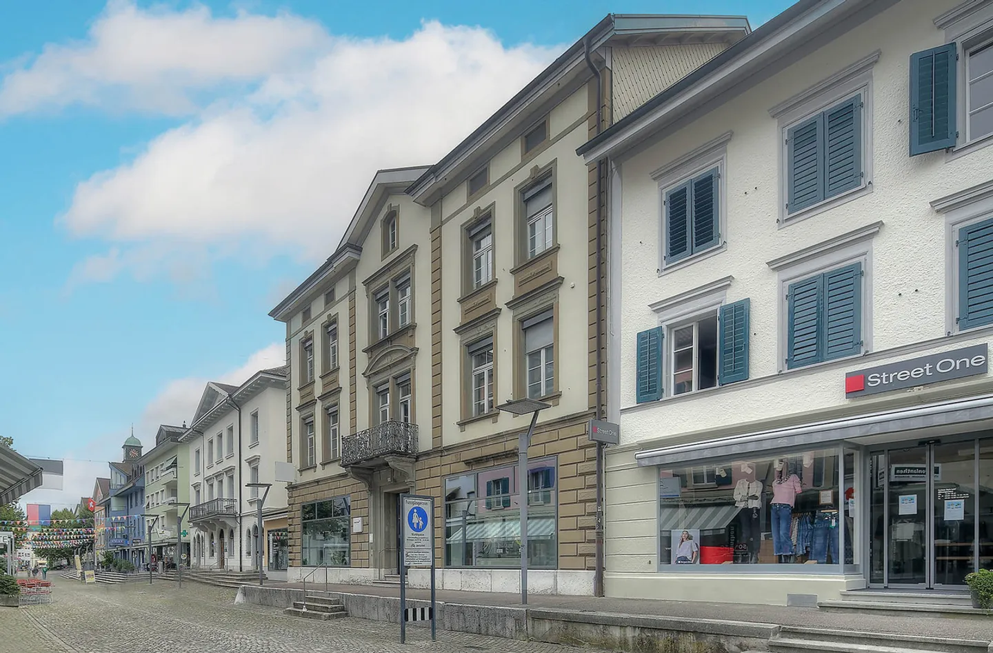 Zentrale und sichtbare Ladenfläche inmitten von Langenthal - Foto 1 von 4