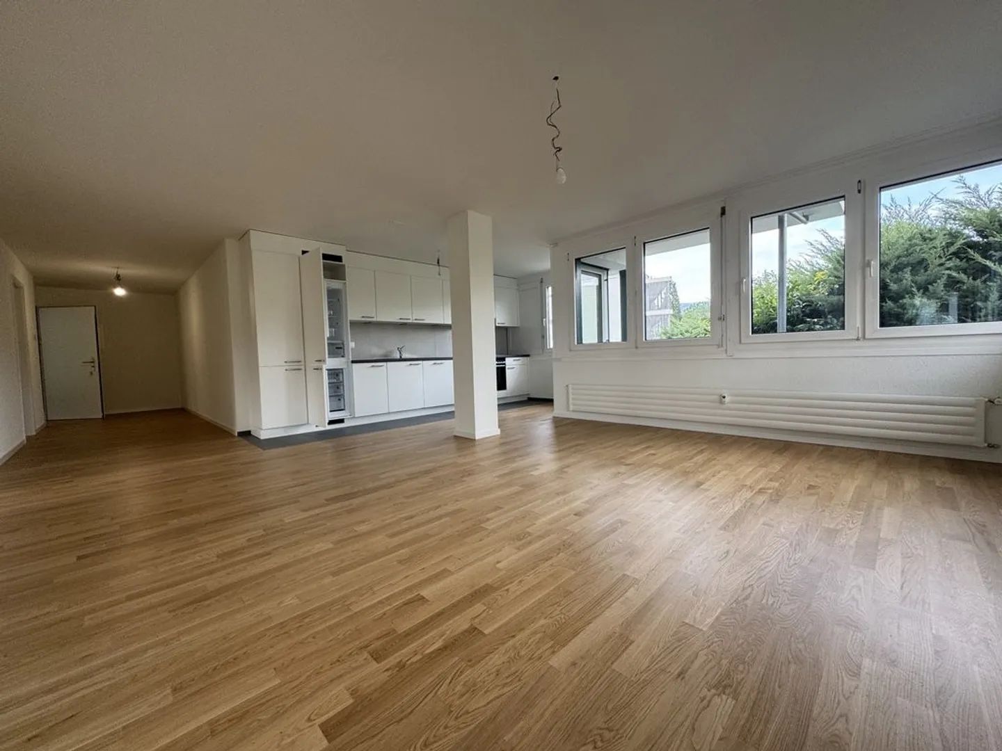 Cozy 3-4 Room Apartment - Photo 2 of 7