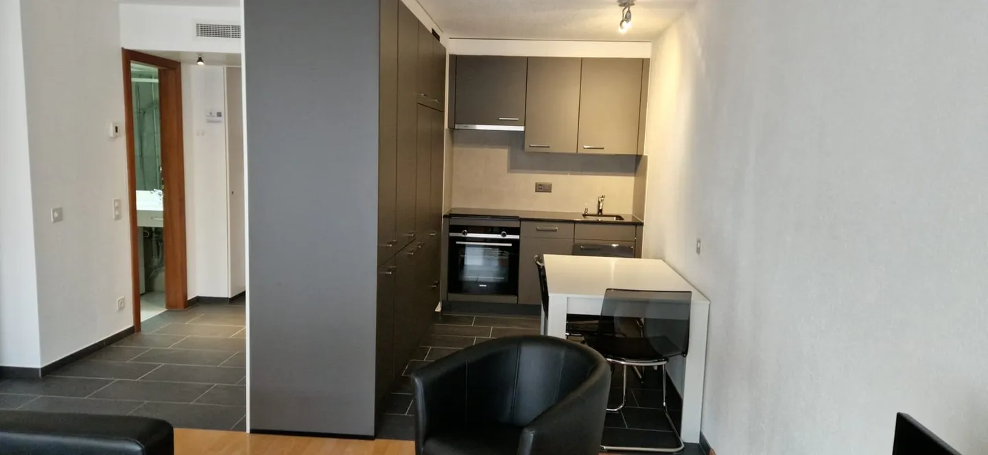 Furnished Studio with Service - Photo 5 of 8