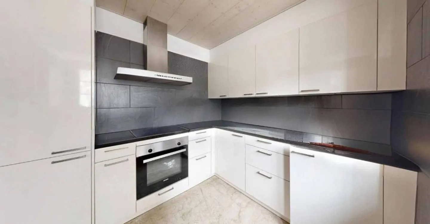Ampio appartamento ristrutturato di 4,5 stanze - Fascino garantito - Foto 2 di 6