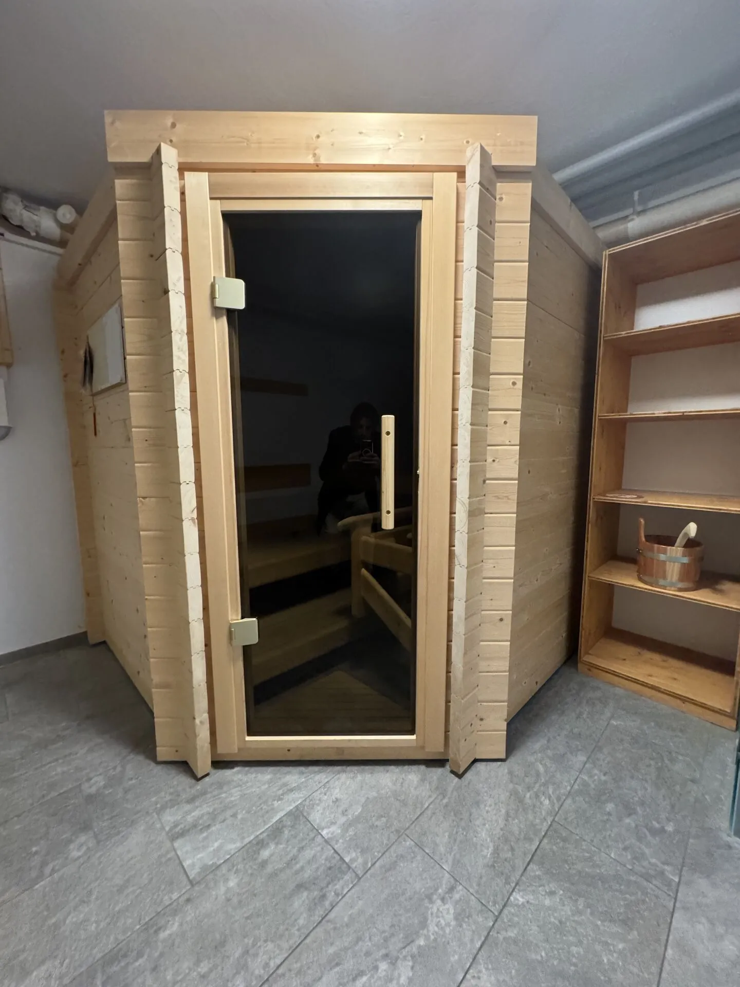 Im Herzen von Ascona, elegantes und möbliertes 3.5-Zimmer mit Pool - Foto 12 von 12