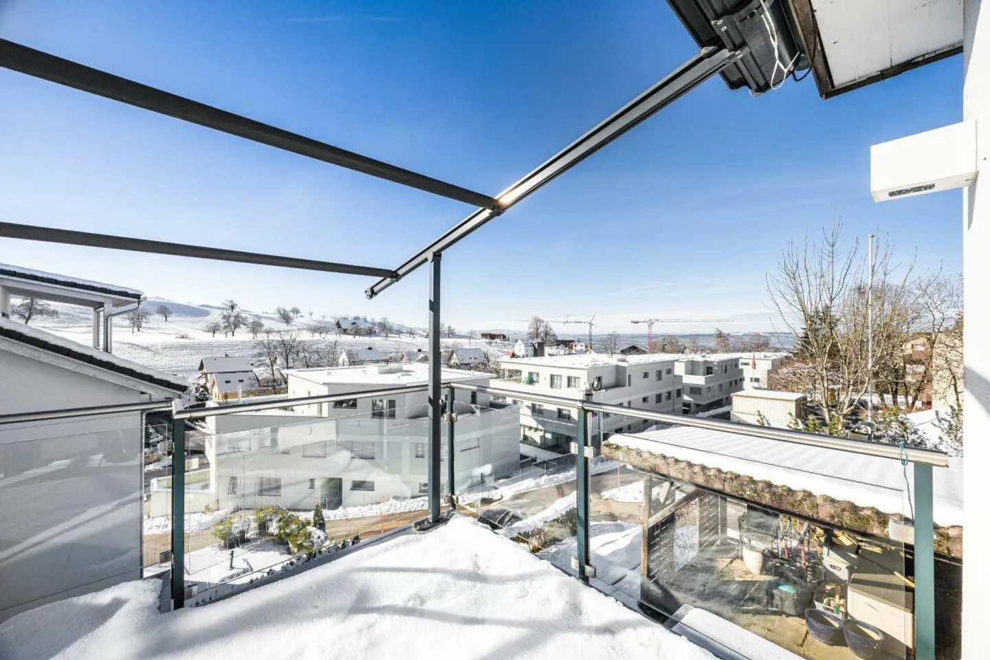 Sonnenverwöhntes Zuhause mit Ausblick - Foto 2 von 7