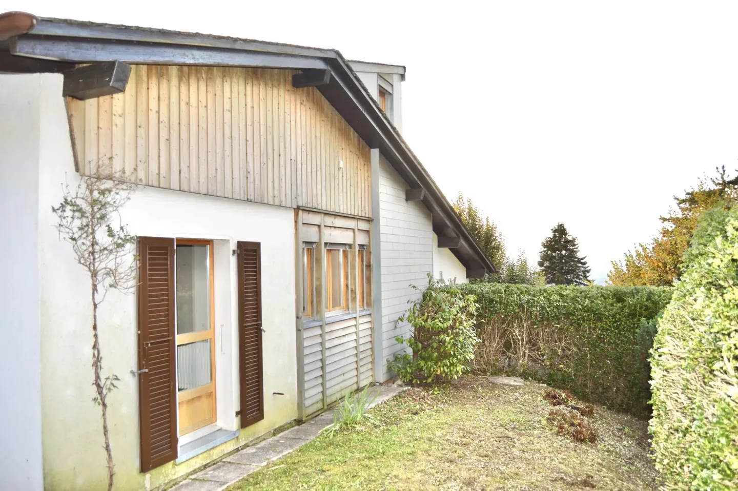 Casa familiare degli anni '60 con vista lago - Foto 9 di 26