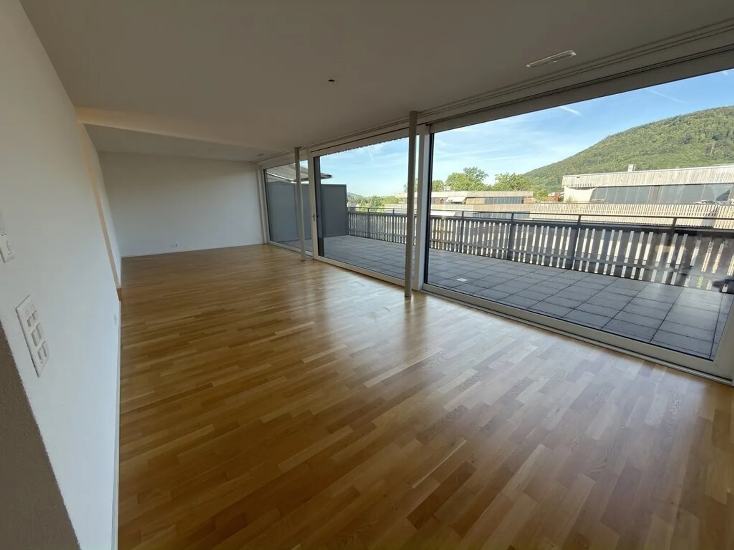 Modernes Attikawohnung mit Balkon - Foto 1 von 9