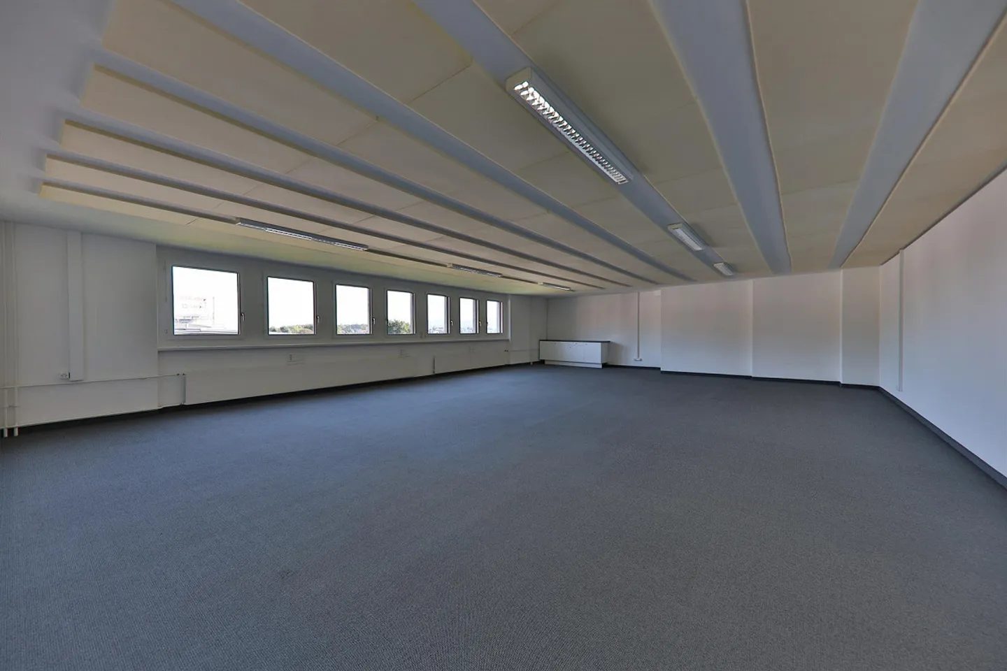 Office space with a view of the mountains - Photo 1 of 12