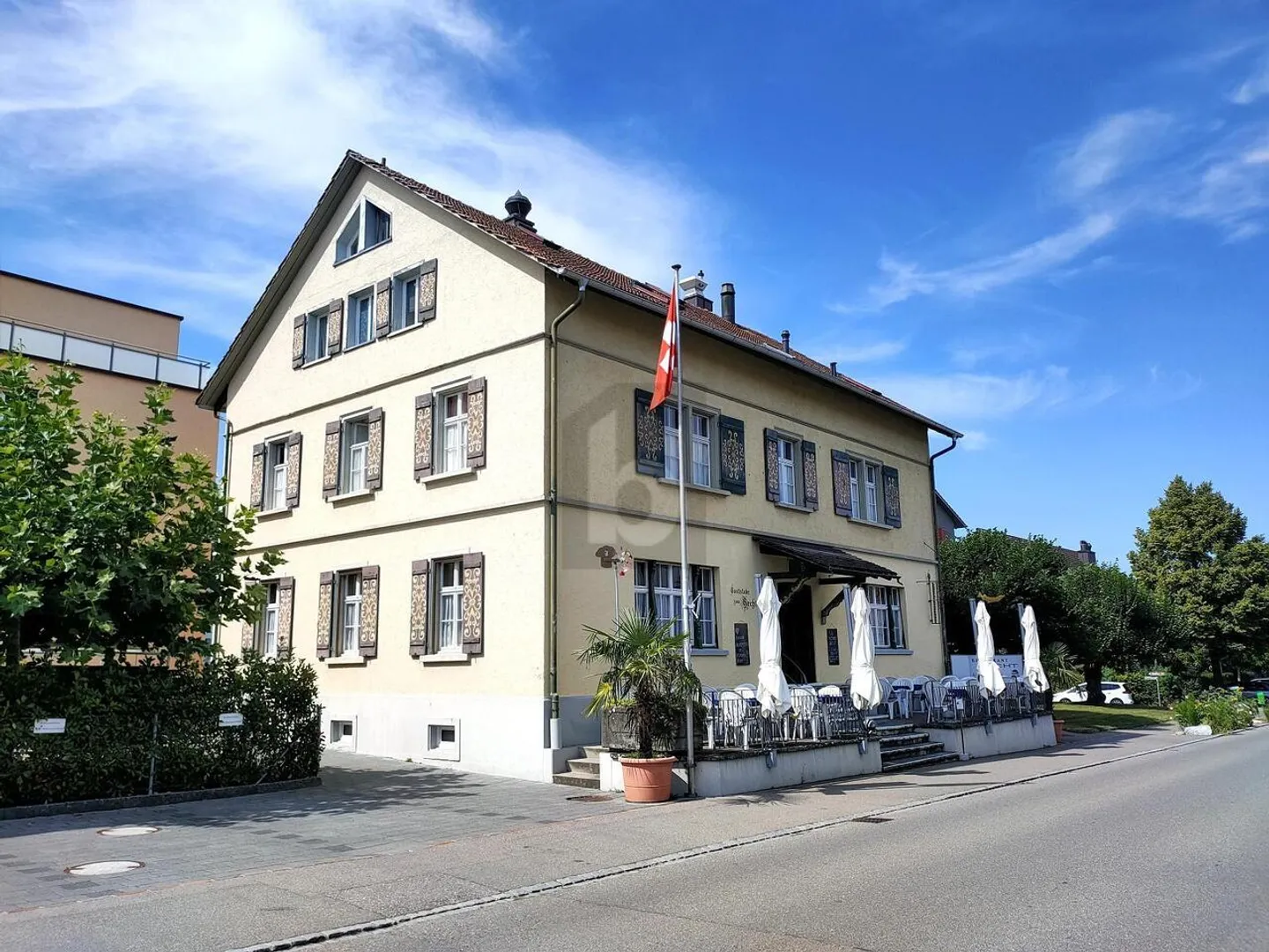 Historisches Hotel mit geräumiger Wohnung - Foto 1 von 6