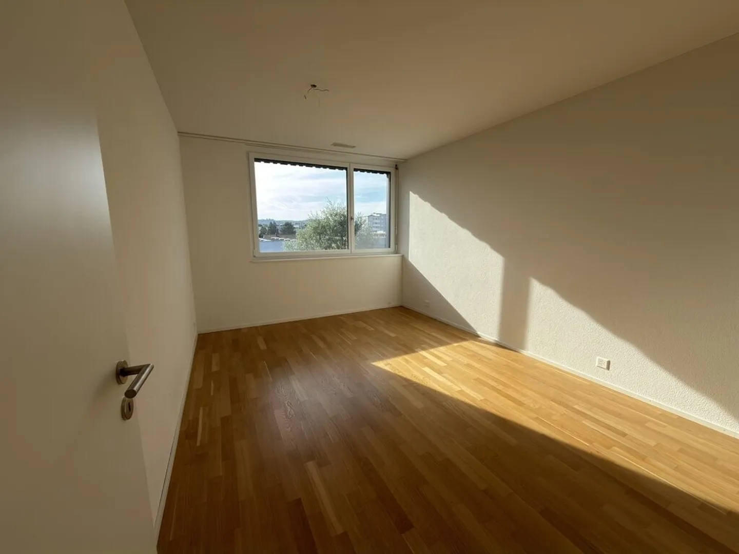 Modernes Attikawohnung mit Balkon - Foto 5 von 9