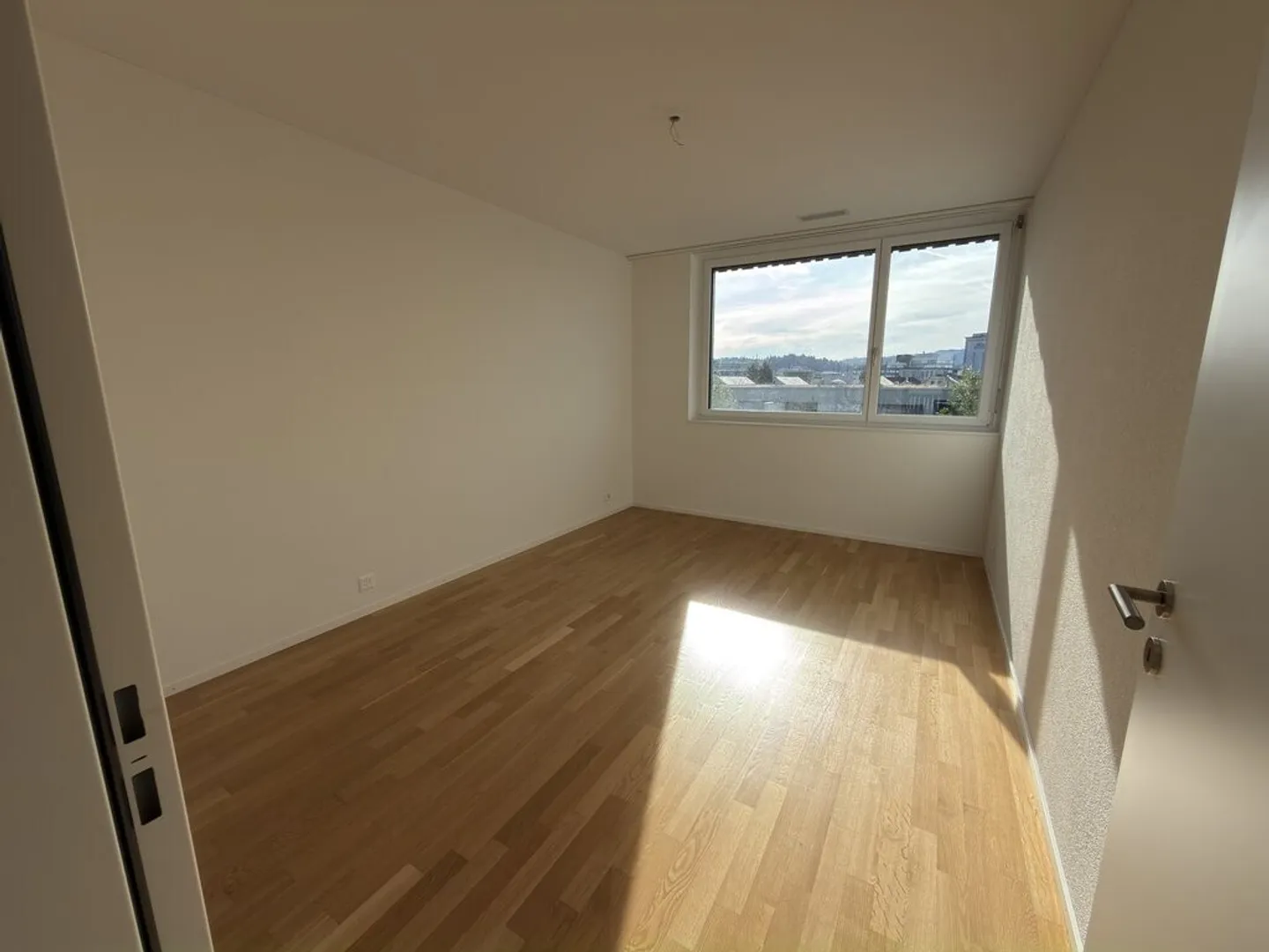 Modernes Attikawohnung mit Balkon - Foto 6 von 9