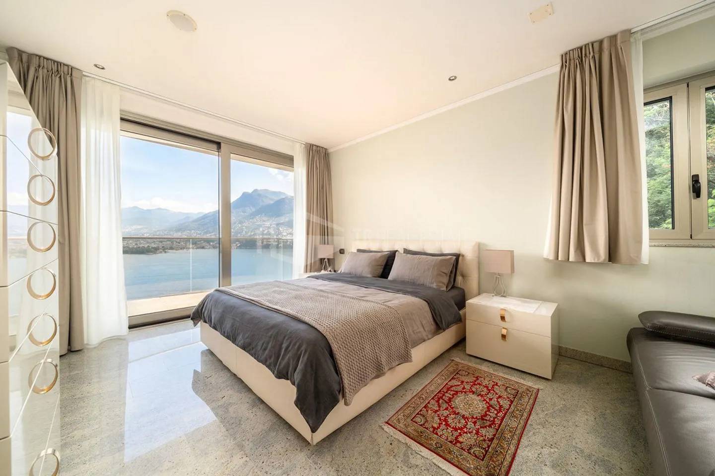 Attico di Lusso con Vista Lago - Foto 12 di 17