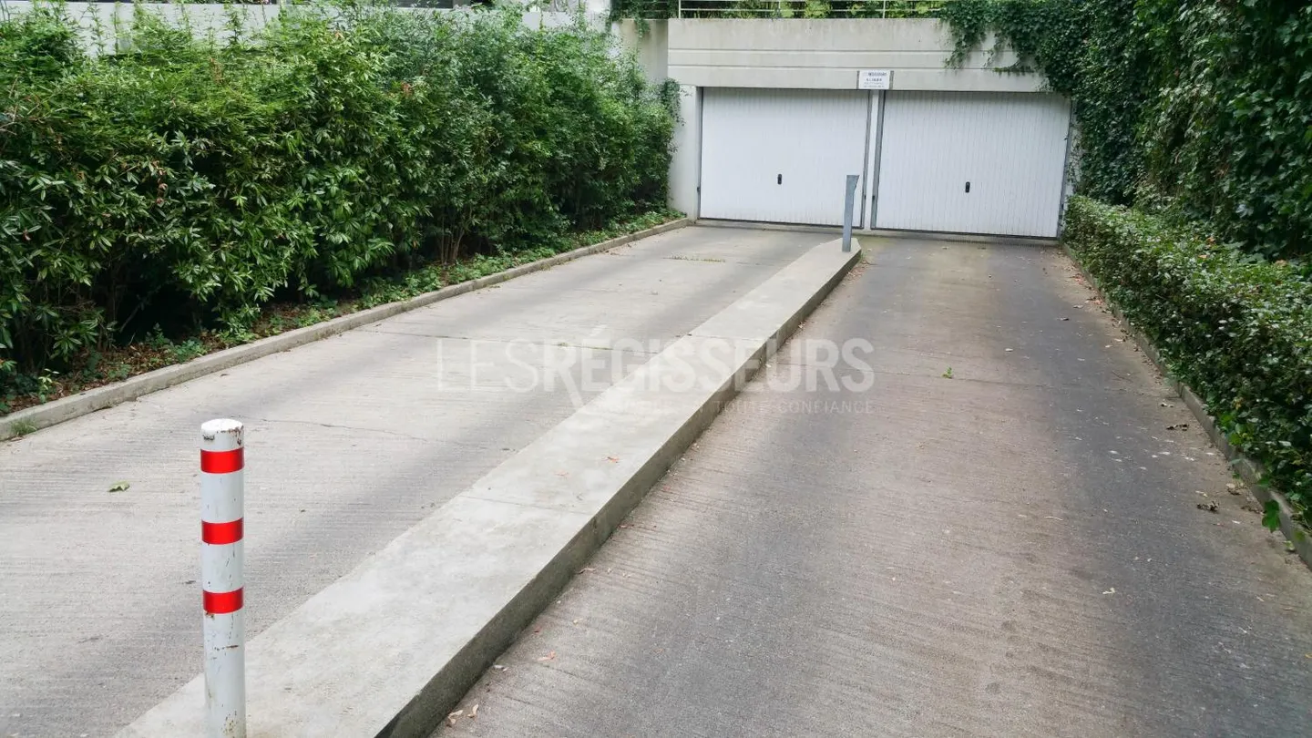 Garage double à Malagnou - Photo 1 sur 1