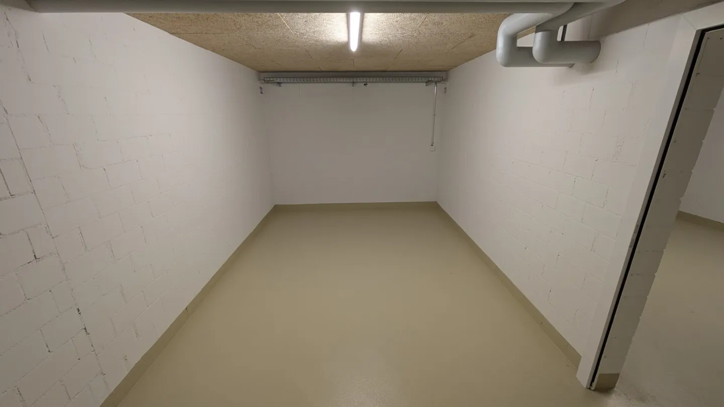 35.4m2 Storage Room Fehraltorf - Haldenstrasse 8 - Photo 2 of 13