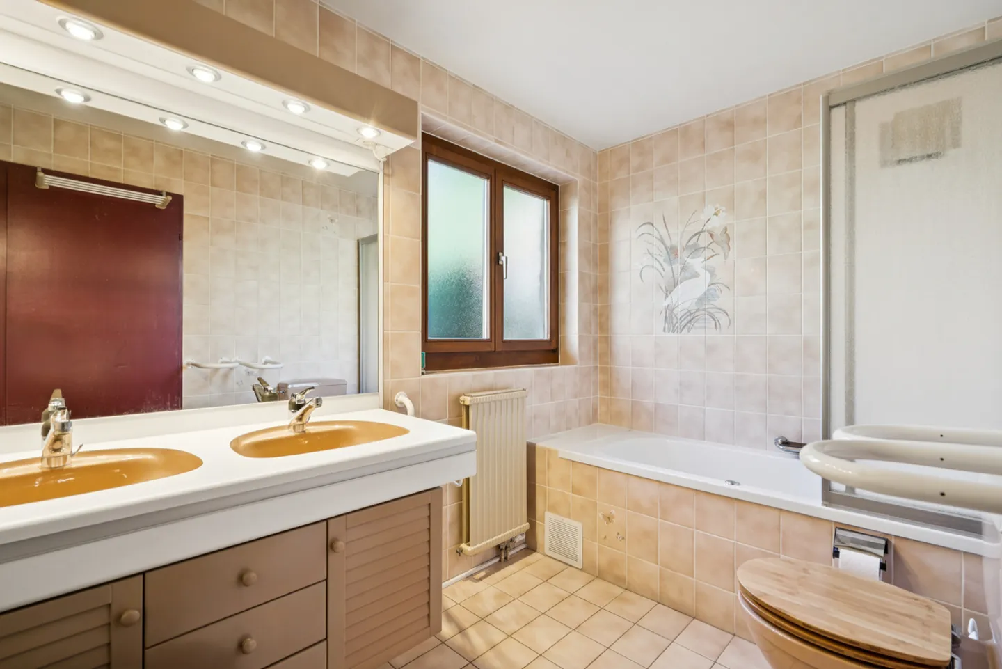 Charming house with lake view - Photo 11 of 14