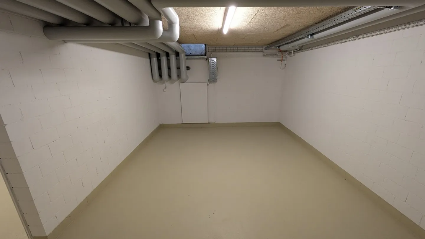 35.4m2 Storage Room Fehraltorf - Haldenstrasse 8 - Photo 3 of 13