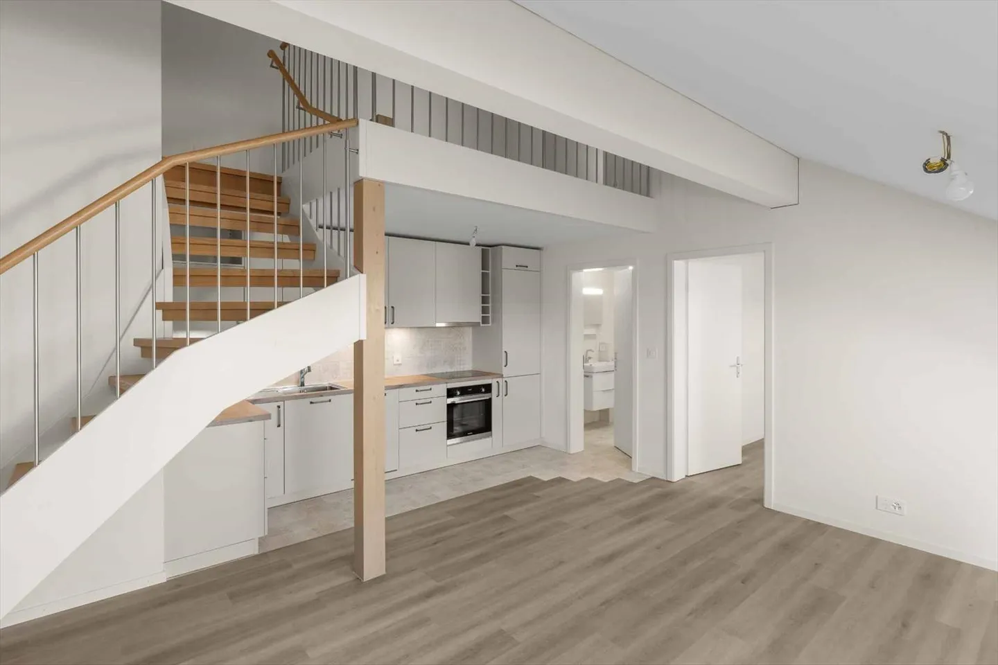 Top floor 3.5 rooms - Photo 4 of 13