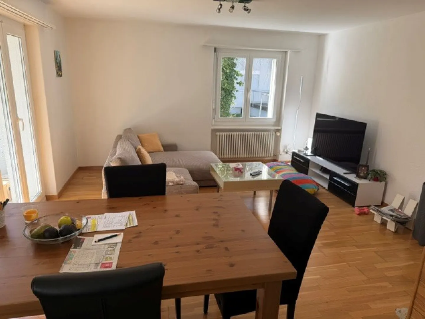 Luminoso appartamento di 3 stanze con molto comfort abitativo - Foto 3 di 8