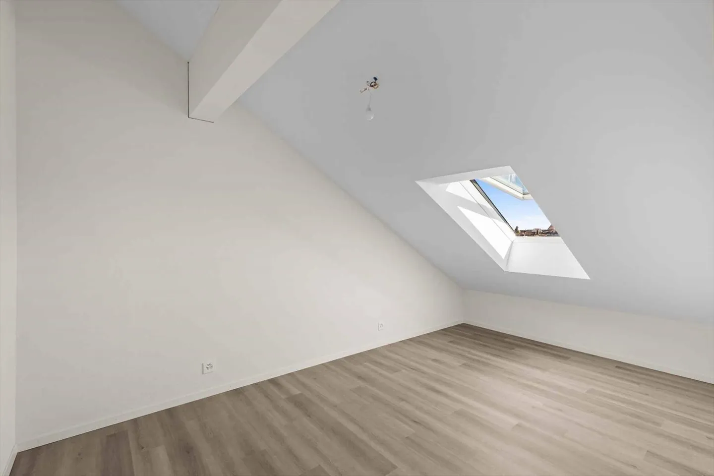 Top floor 3.5 rooms - Photo 11 of 13