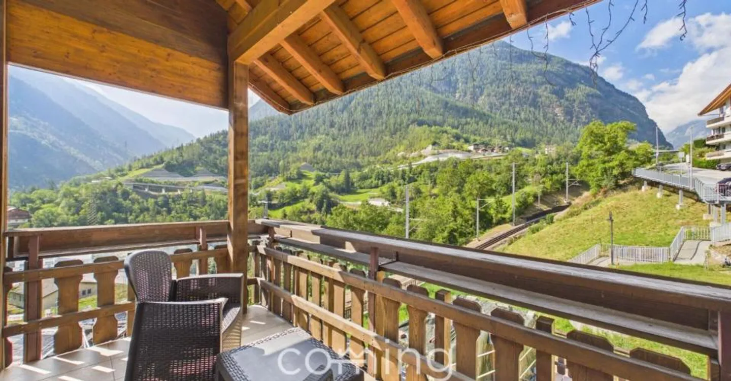 Exceptional single-family home, guest apartment and large outdoor area in Stalden - Photo 2 of 8