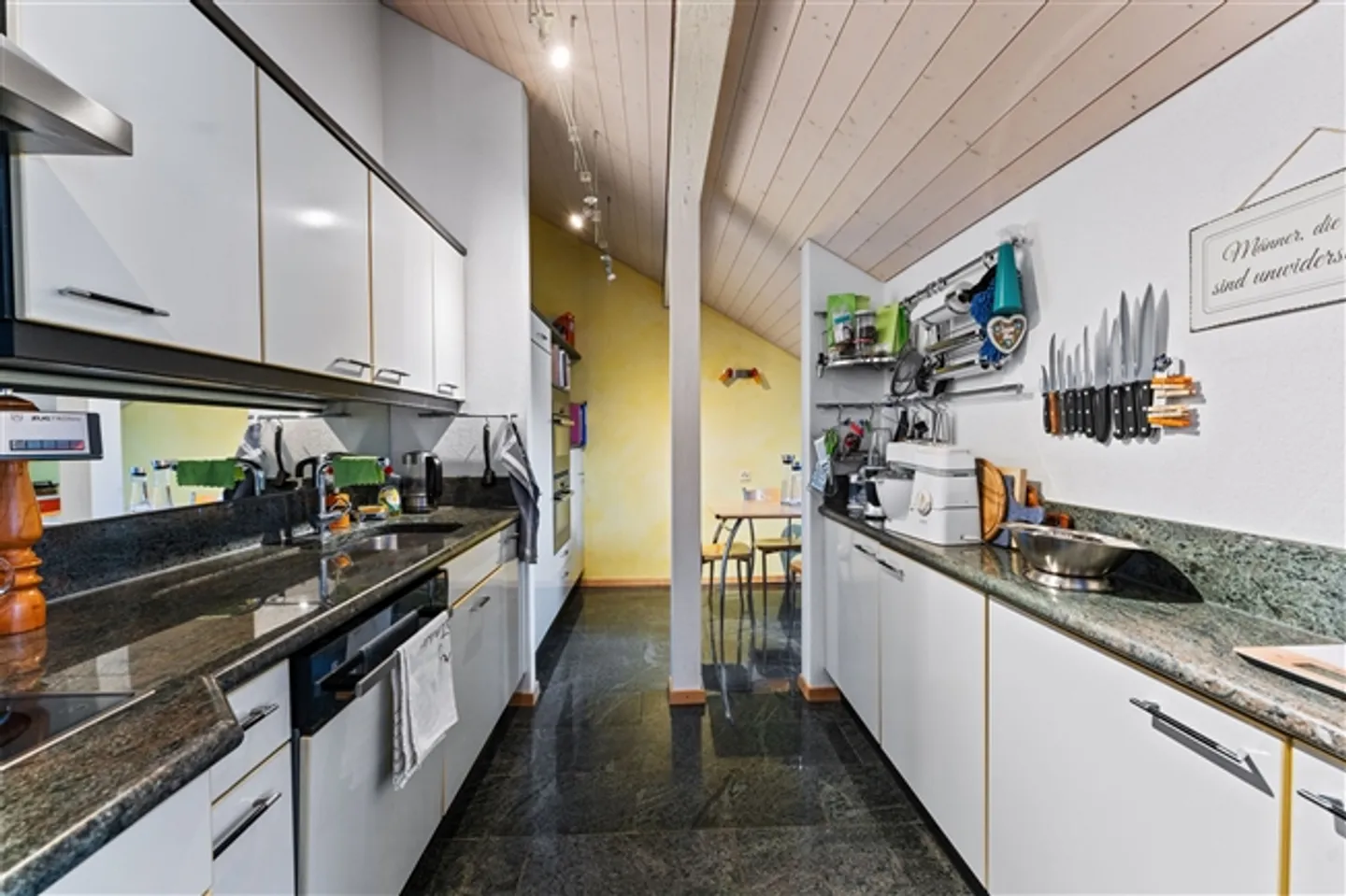 6.5-room attic maisonette, sunny & central - Sempach - Photo 10 of 13