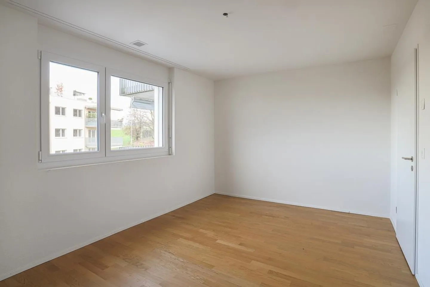 BRIGHT 3.5 room apartments with SPACIOUS terrace for rent - Photo 4 of 10