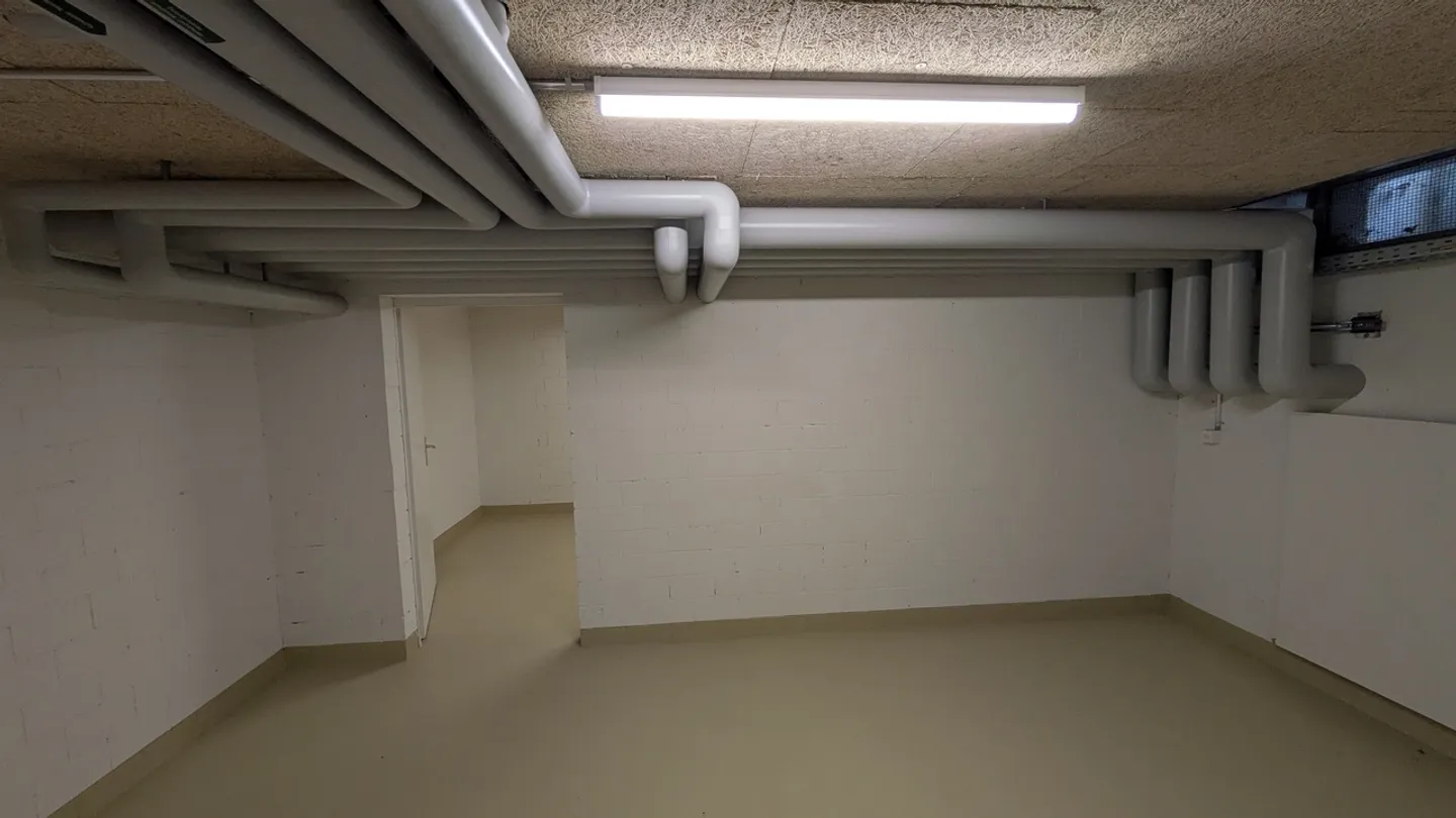 35.4m2 Storage Room Fehraltorf - Haldenstrasse 8 - Photo 4 of 13