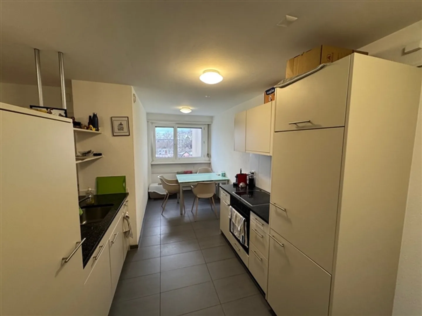 Magnifique appartement 2 pièces au 6ème étage à Fribourg - Photo 3 sur 4